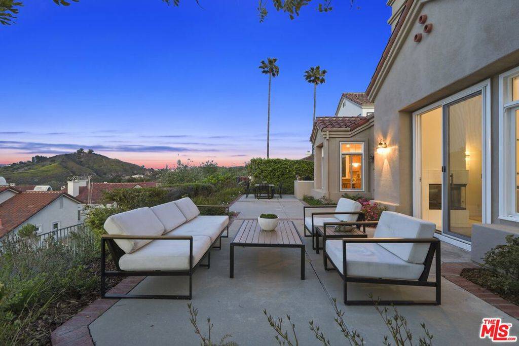 Calabasas, CA 91302,3658 Reina CT