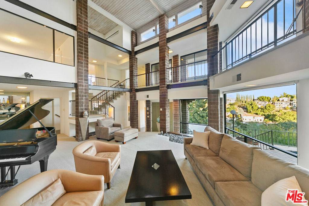 Sherman Oaks, CA 91423,3917 Murietta AVE