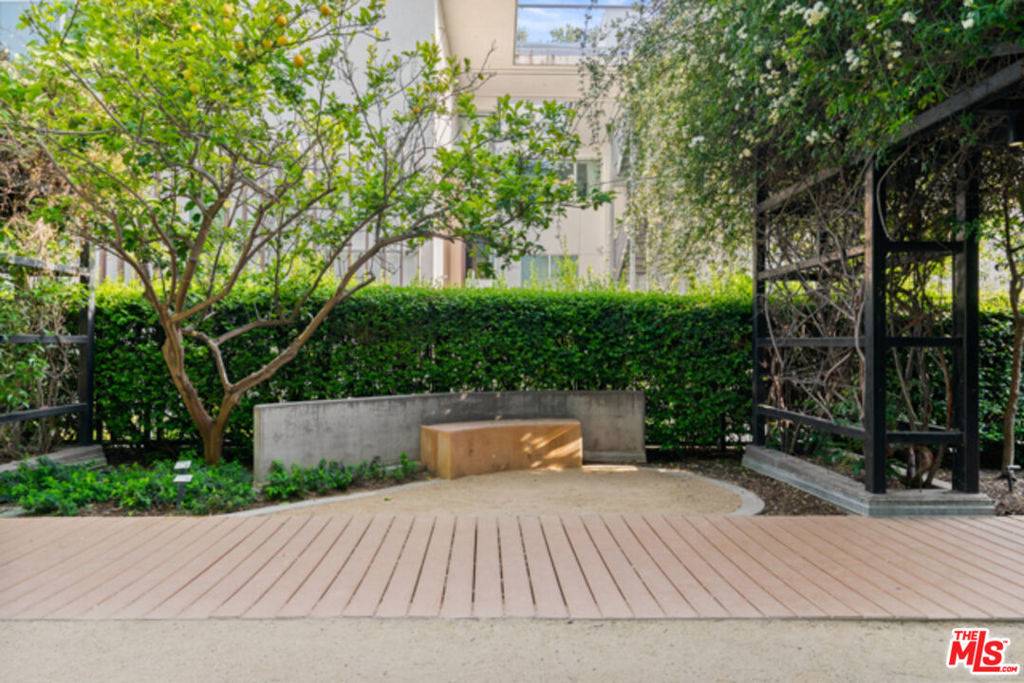 West Hollywood, CA 90046,1351 Havenhurst DR #303