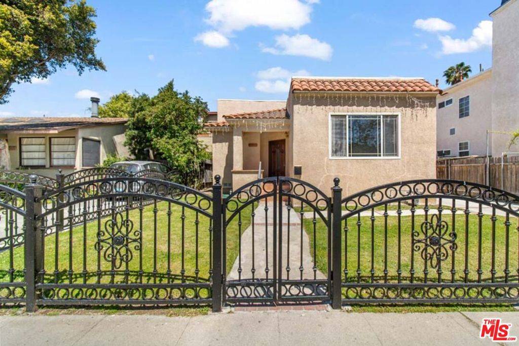 Los Angeles, CA 90034,3716 Greenfield AVE