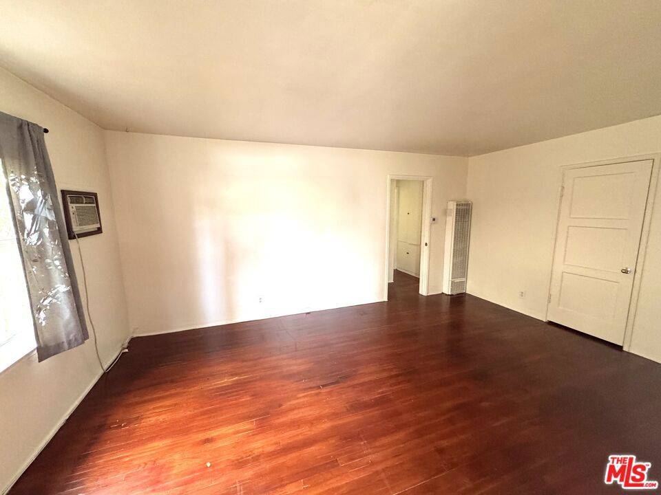 Valley Village, CA 91607,11928 Magnolia BLVD #1/4