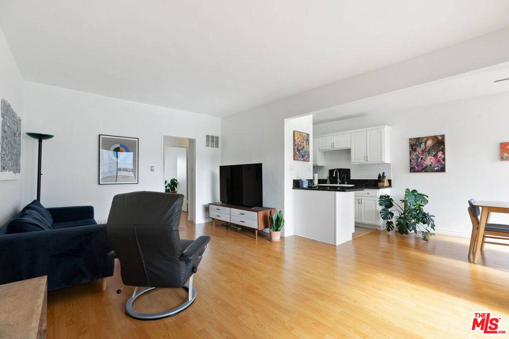 Santa Monica, CA 90405,2621 Centinela AVE #18