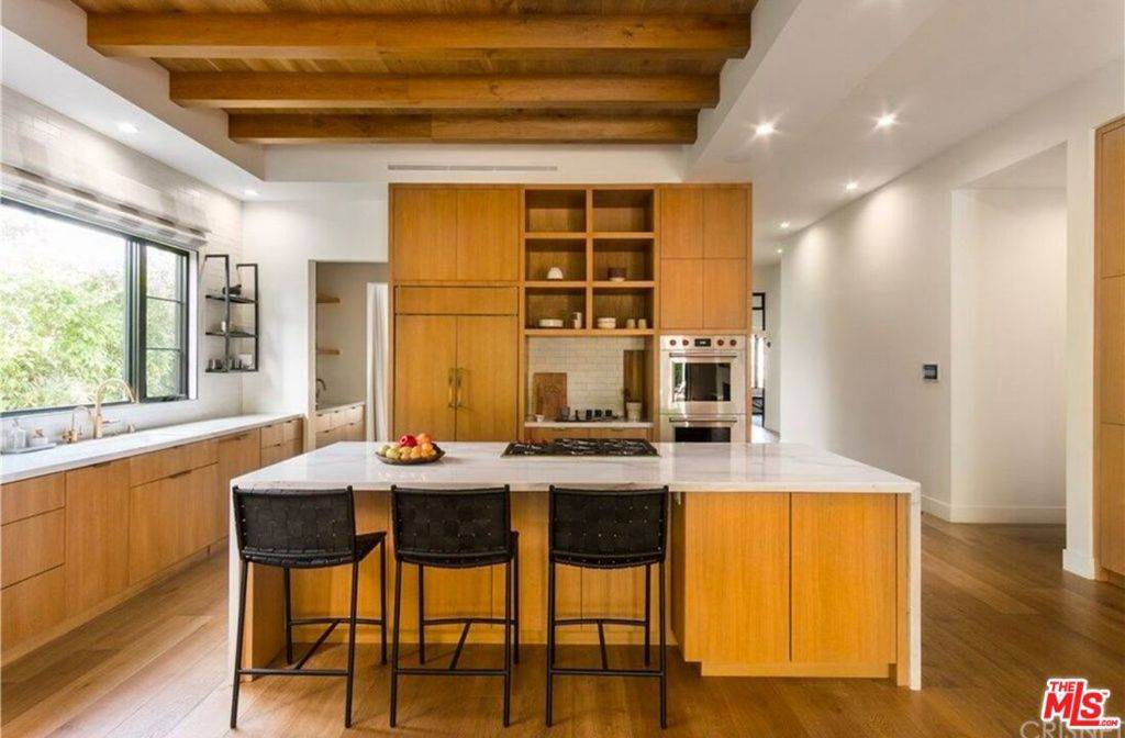 Encino, CA 91436,5107 Gaynor AVE