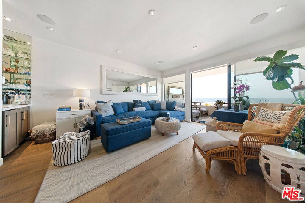 Marina Del Rey, CA 90292,1 Eastwind ST #203