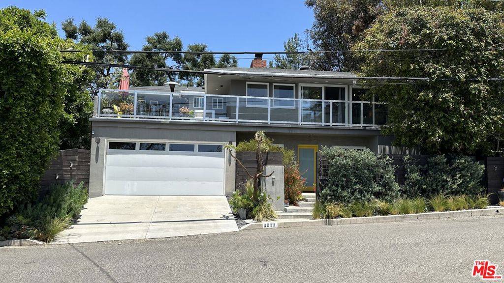 Los Angeles, CA 90046,8809 Appian WAY