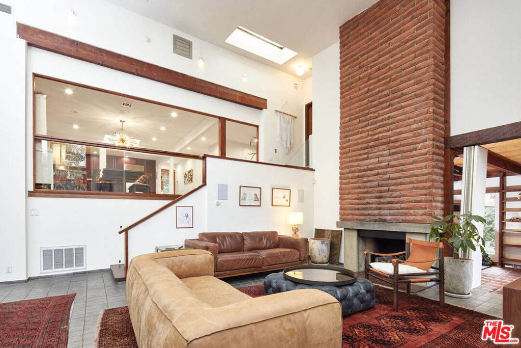 Studio City, CA 91604,11217 Sunshine TER