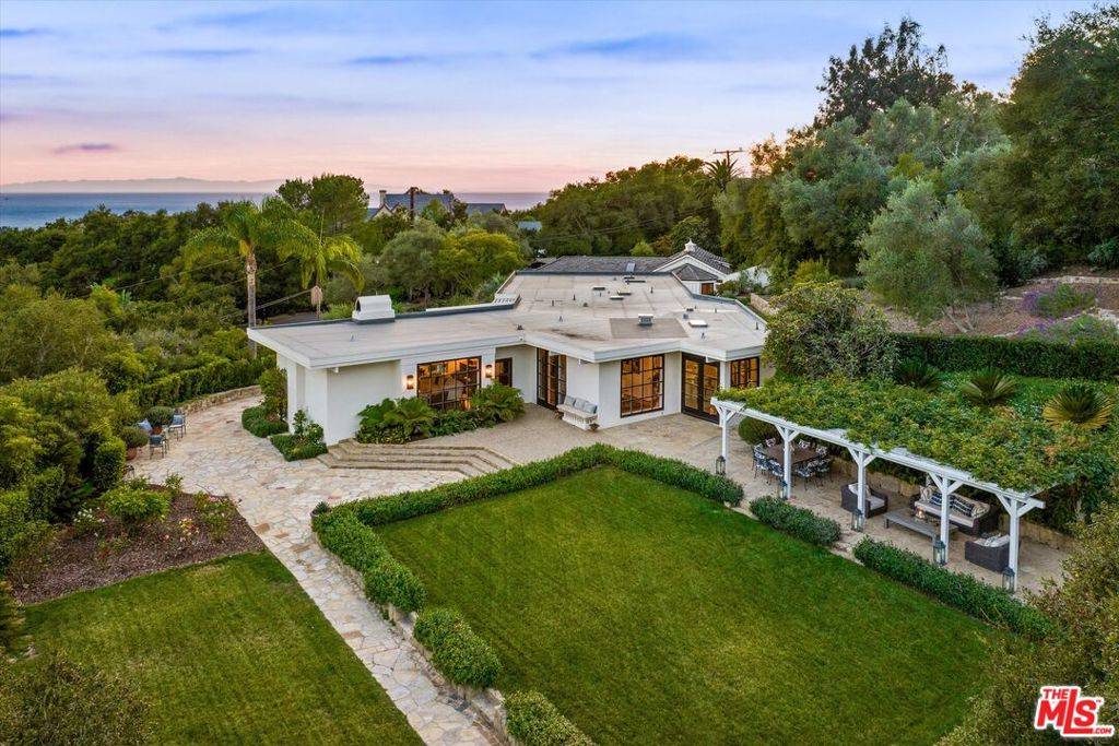 Santa Barbara, CA 93108,880 Knollwood DR