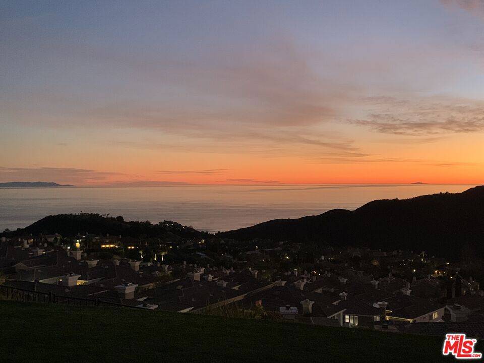 Pacific Palisades, CA 90272,1636 Chastain