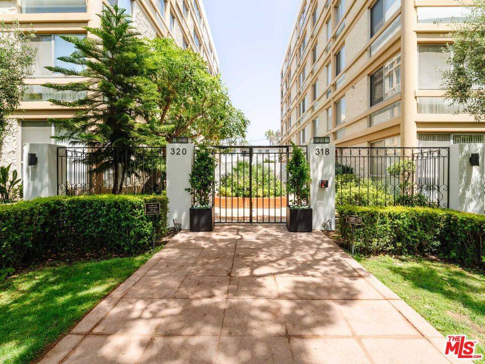 Beverly Hills, CA 90210,318 N Maple DR #408
