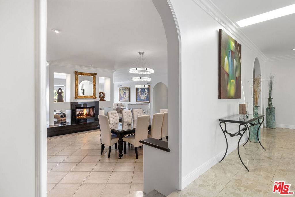 Los Angeles, CA 90046,7834 Electra DR