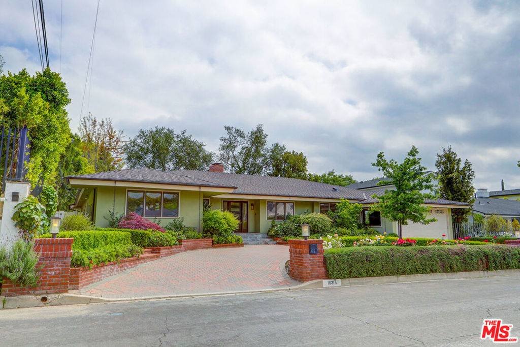 Encino, CA 91436,16314 Meadowridge RD