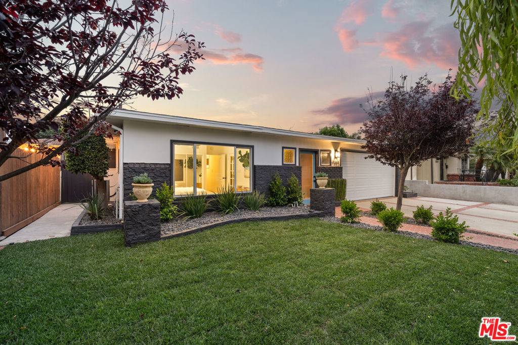 Los Angeles, CA 90045,7363 W 87th PL