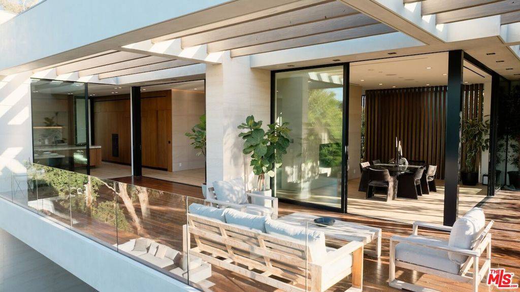Studio City, CA 91604,3748 Berry DR
