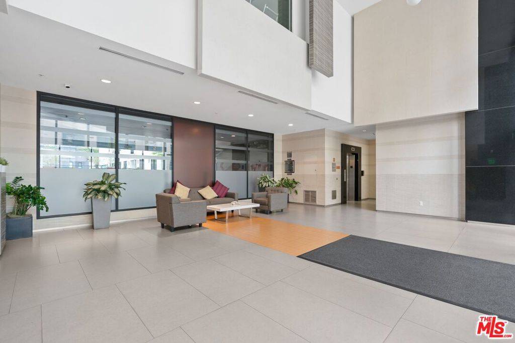 Los Angeles, CA 90017,1234 Wilshire BLVD #433