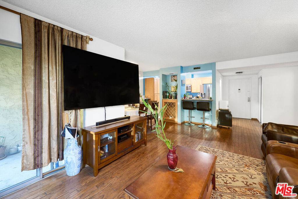 Culver City, CA 90230,5600 Kensington WAY #1
