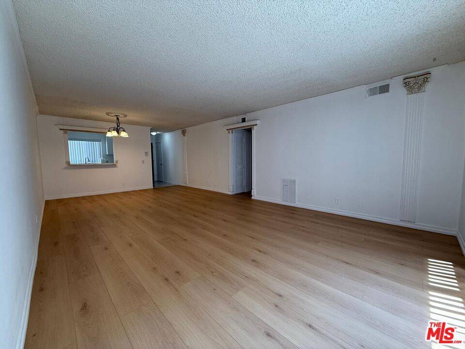Glendale, CA 91201,1038 Thompson AVE #Apt 3