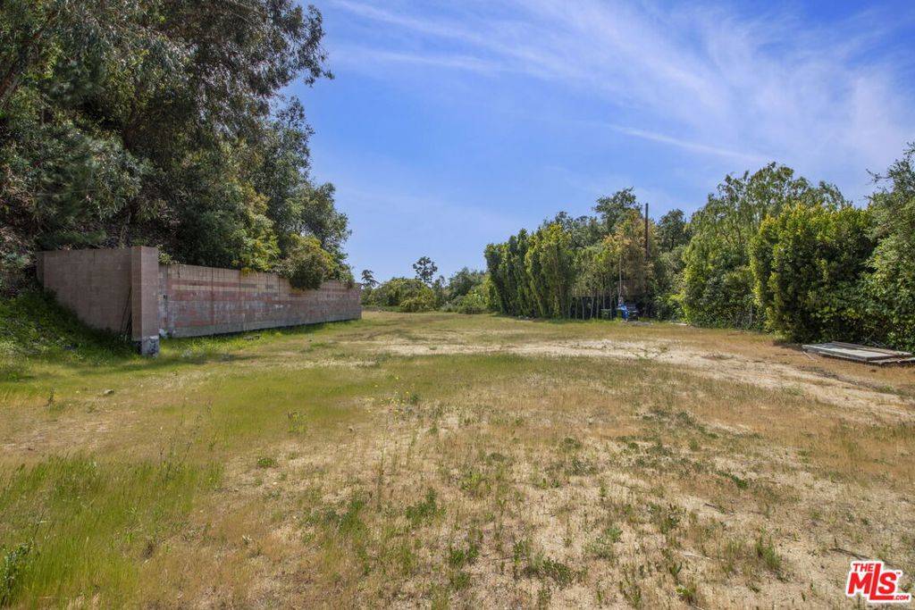 Beverly Hills, CA 90210,9338 1/2 Hazen DR