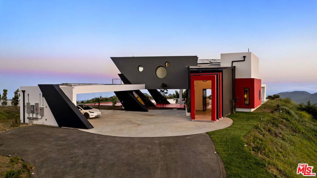 Malibu, CA 90265,2514 Cayman RD