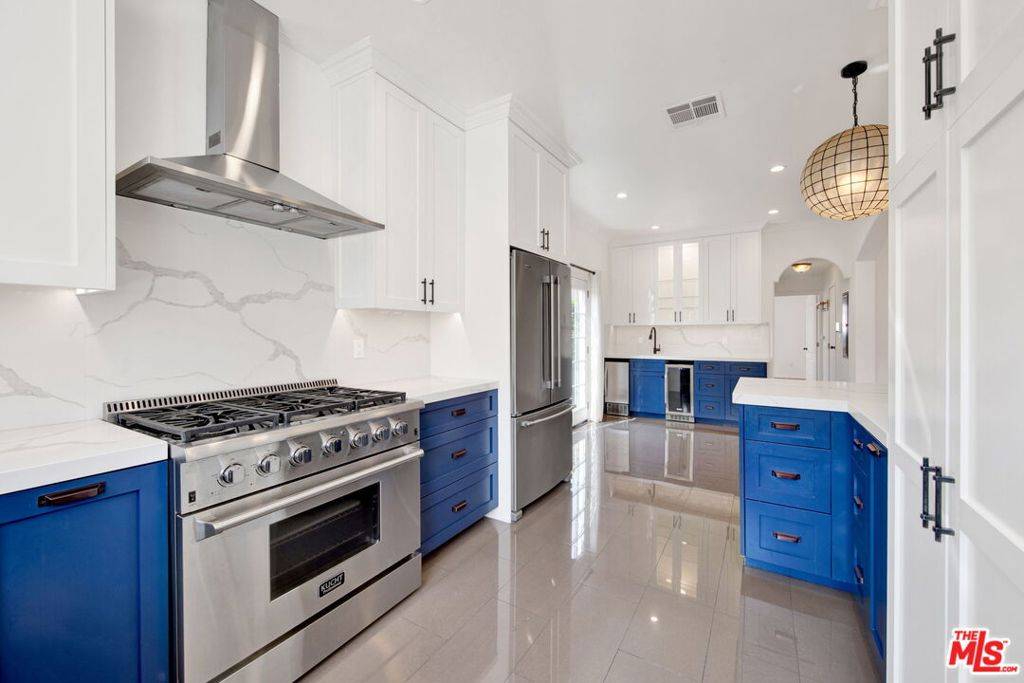 Los Angeles, CA 90004,552 N Madison AVE