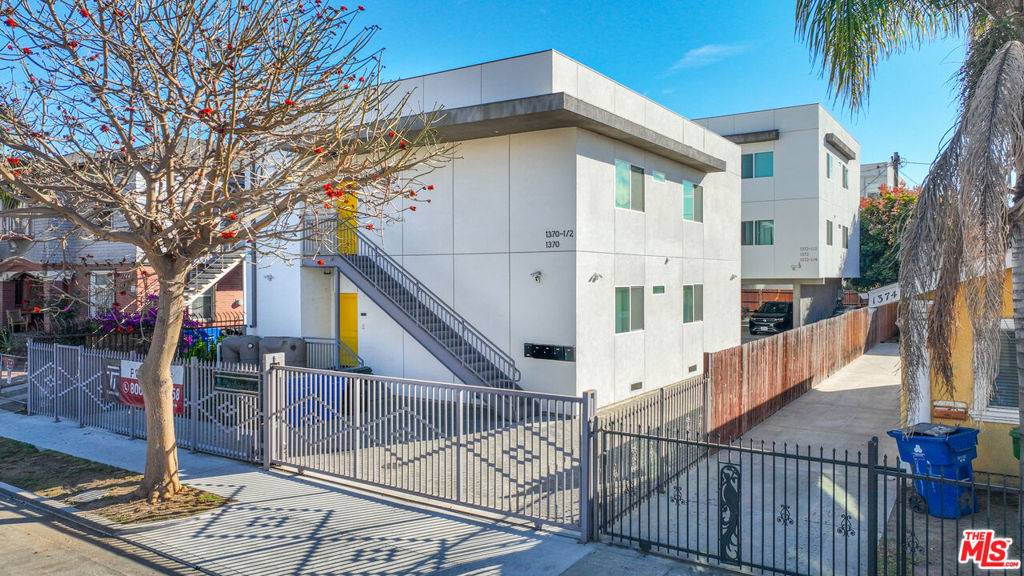 Los Angeles, CA 90007,1372 W 35th PL