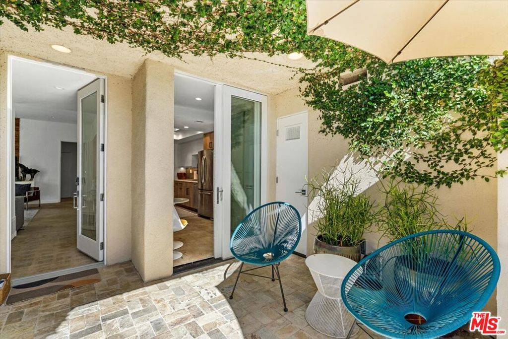 Palm Springs, CA 92262,475 N Calle Rolph
