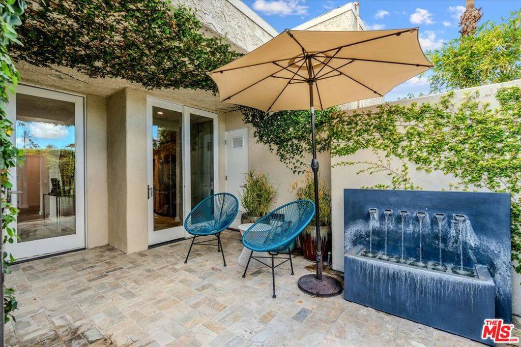 Palm Springs, CA 92262,475 N Calle Rolph