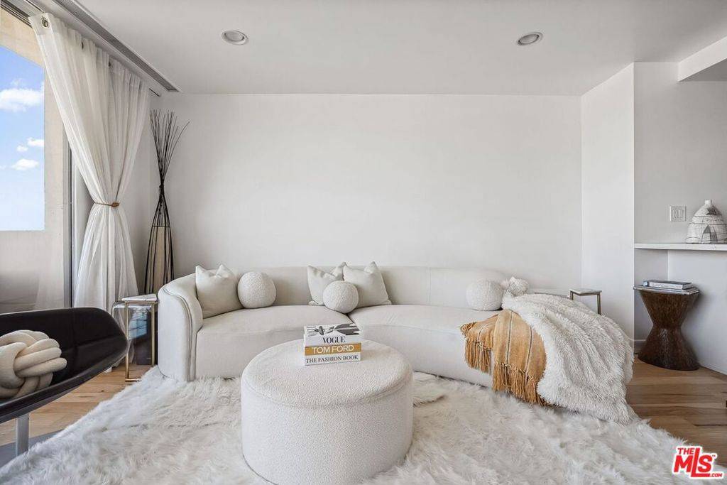 CA 90067,2170 Century Park East #1210S