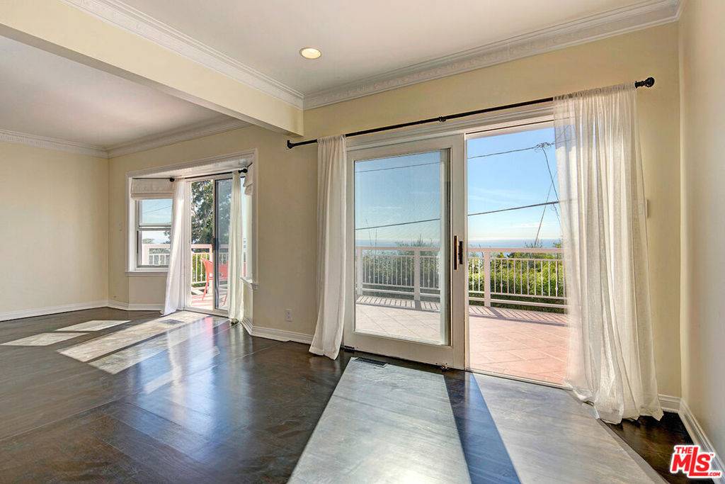 Playa Del Rey, CA 90293,7009 RINDGE AVE