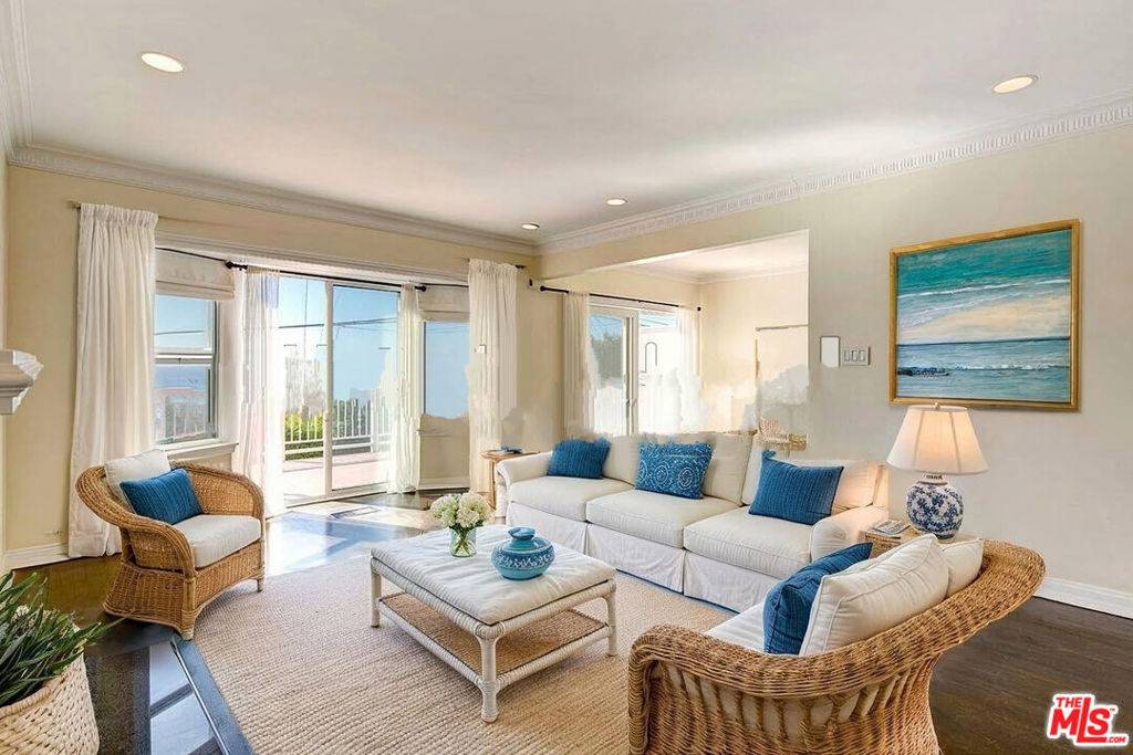 Playa Del Rey, CA 90293,7009 RINDGE AVE
