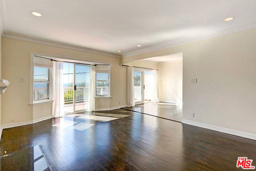 Playa Del Rey, CA 90293,7009 RINDGE AVE