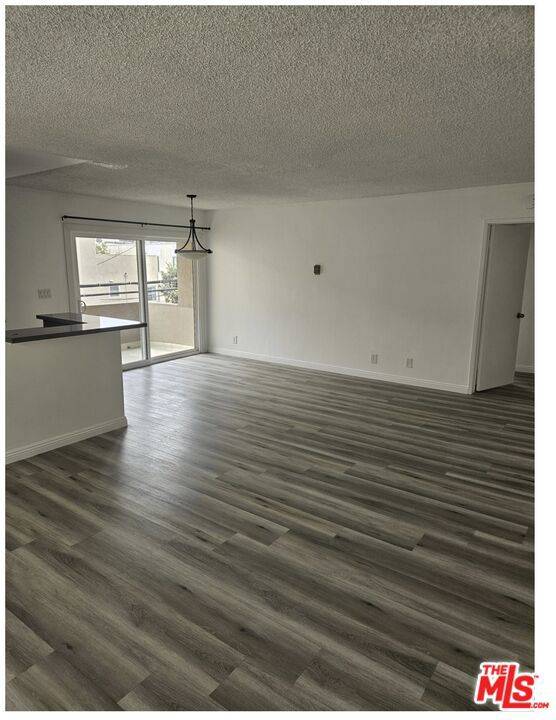 Los Angeles, CA 90049,11924 Montana AVE #8