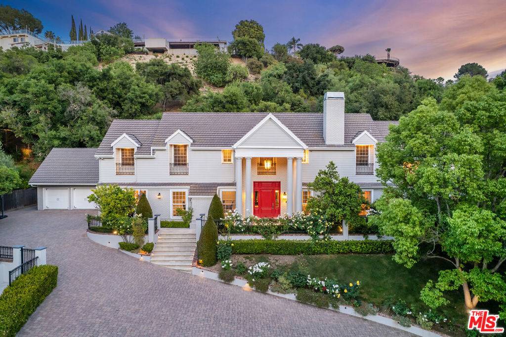 Encino, CA 91436,16016 Woodvale RD