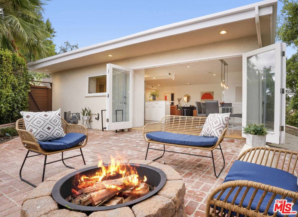 Sherman Oaks, CA 91403,15224 Encanto DR