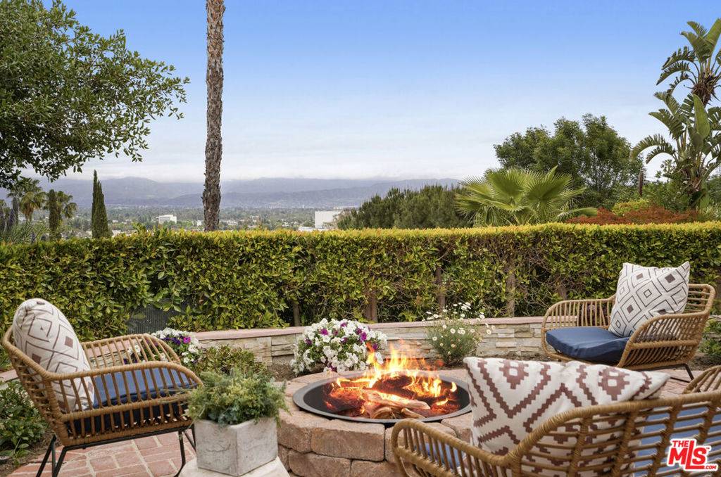 Sherman Oaks, CA 91403,15224 Encanto DR
