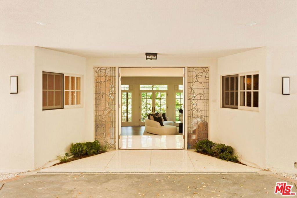 Beverly Hills, CA 90210,1163 Angelo DR