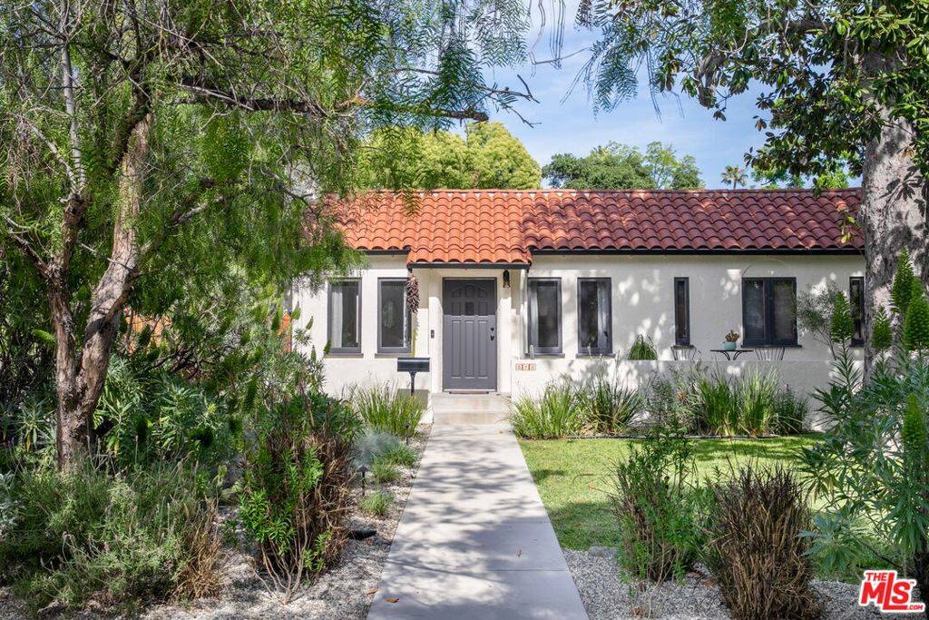 Pasadena, CA 91104,898 N Chester AVE