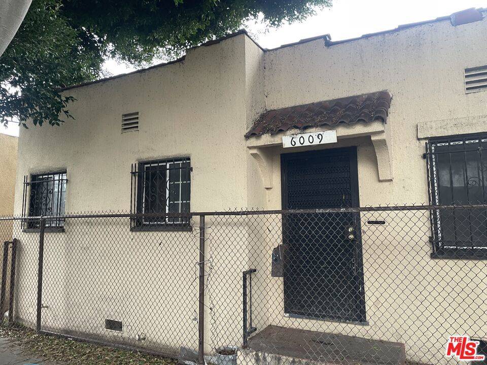 Los Angeles, CA 90047,6009 S Halldale AVE
