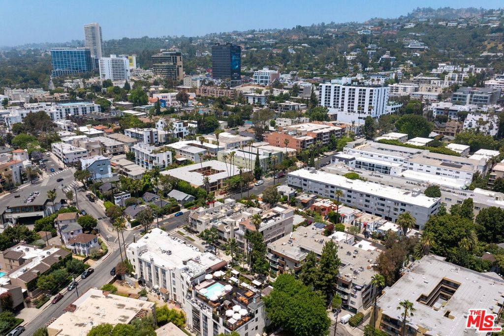 West Hollywood, CA 90069,8833 Cynthia ST