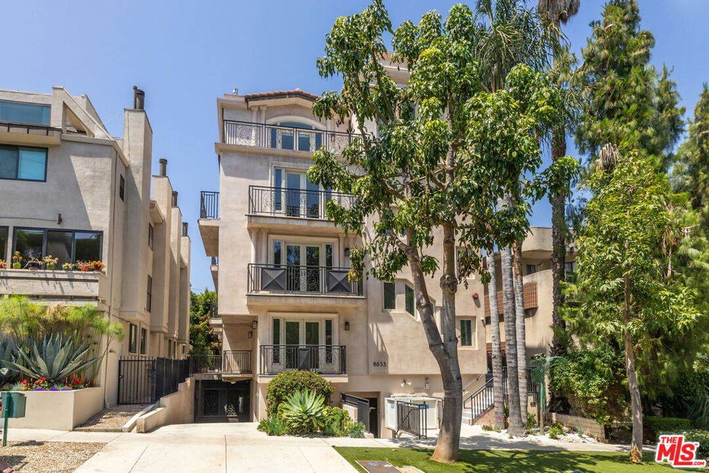 West Hollywood, CA 90069,8833 Cynthia ST