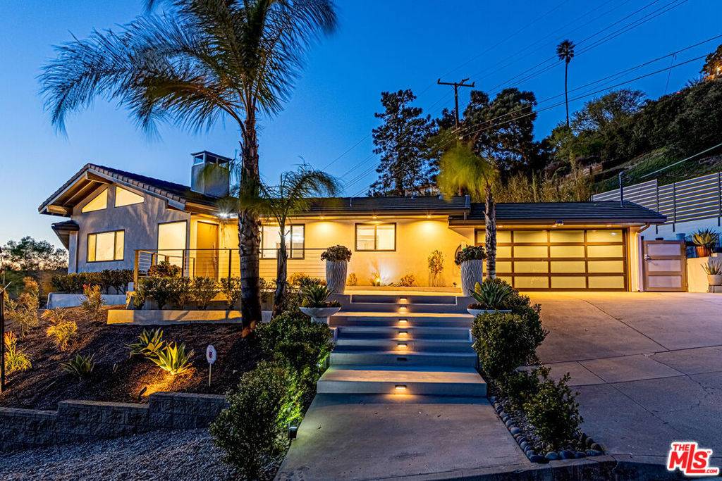 La Crescenta, CA 91214,3001 Cloudcrest RD