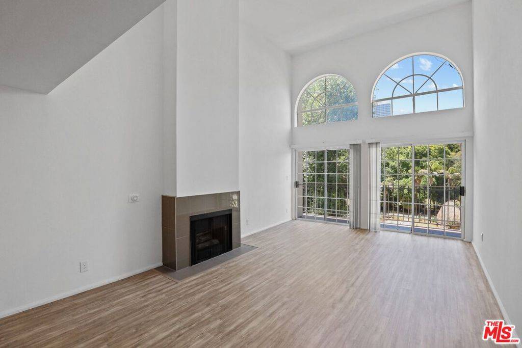 Los Angeles, CA 90025,11711 Ohio AVE #306