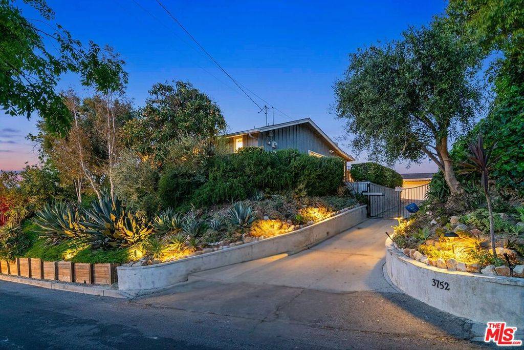 Sherman Oaks, CA 91423,3752 Glenridge DR