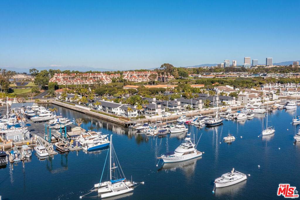 Newport Beach, CA 92660,919 Bayside DR #08