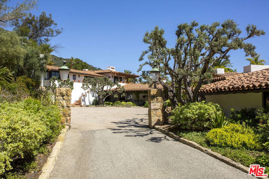 Santa Barbara, CA 93108,1366 Oak Creek Canyon RD
