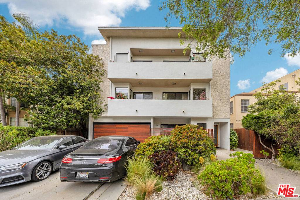 Los Angeles, CA 90035,1331 Roxbury DR #2