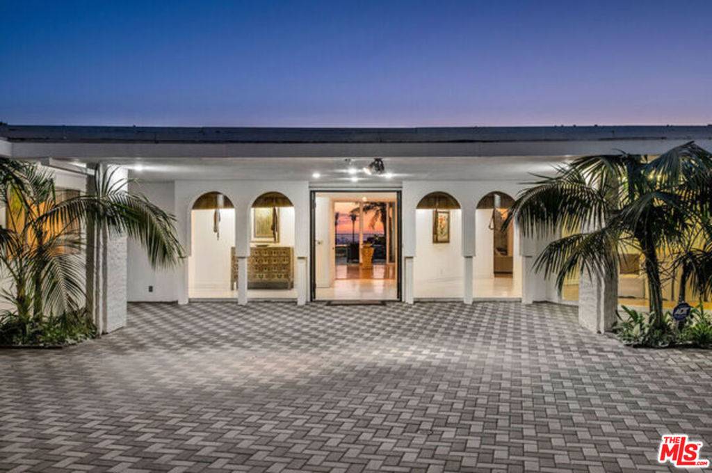 Beverly Hills, CA 90210,450 Trousdale PL