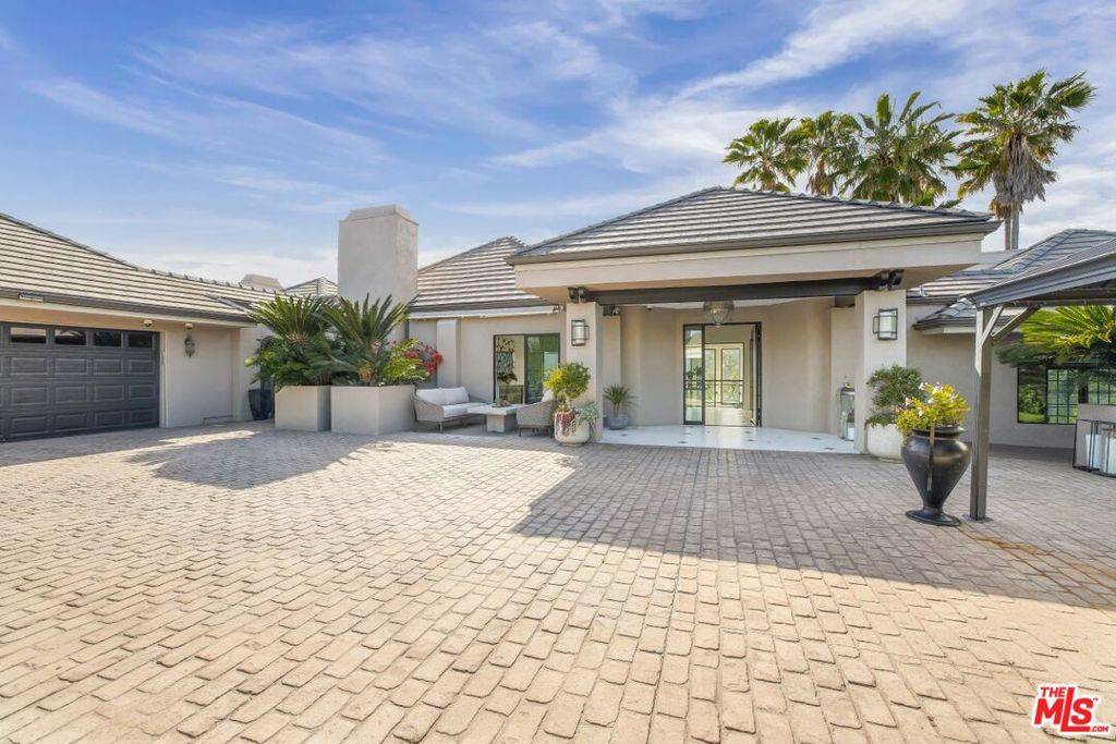 Los Angeles, CA 90077,1111 Somera RD