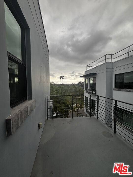 Los Angeles, CA 90035,5955 Saturn ST #406