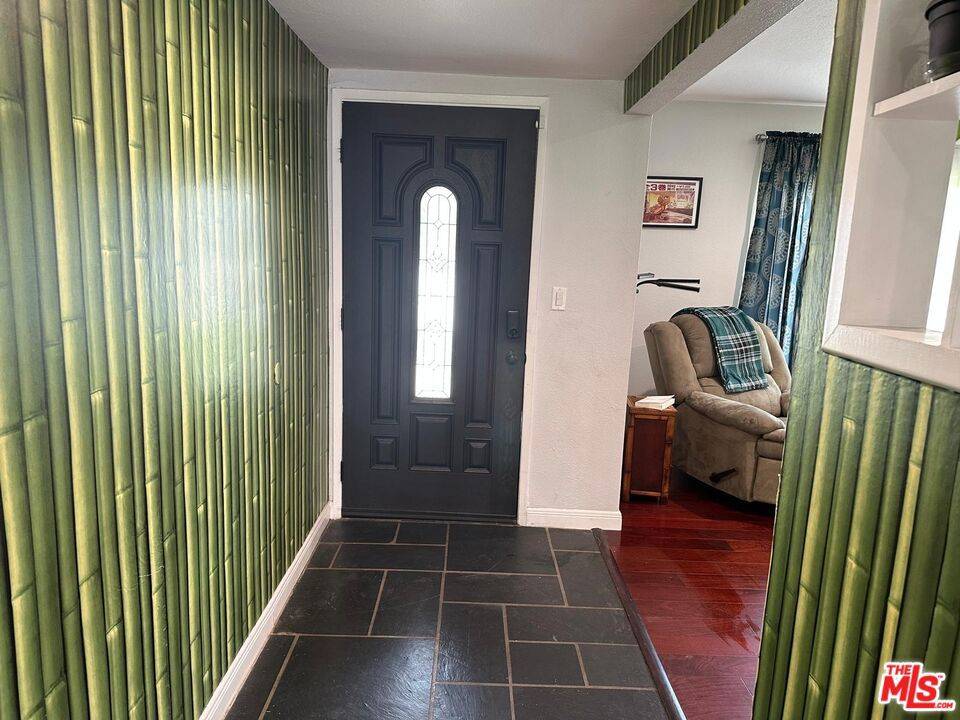 North Hills, CA 91343,9419 Haskell AVE