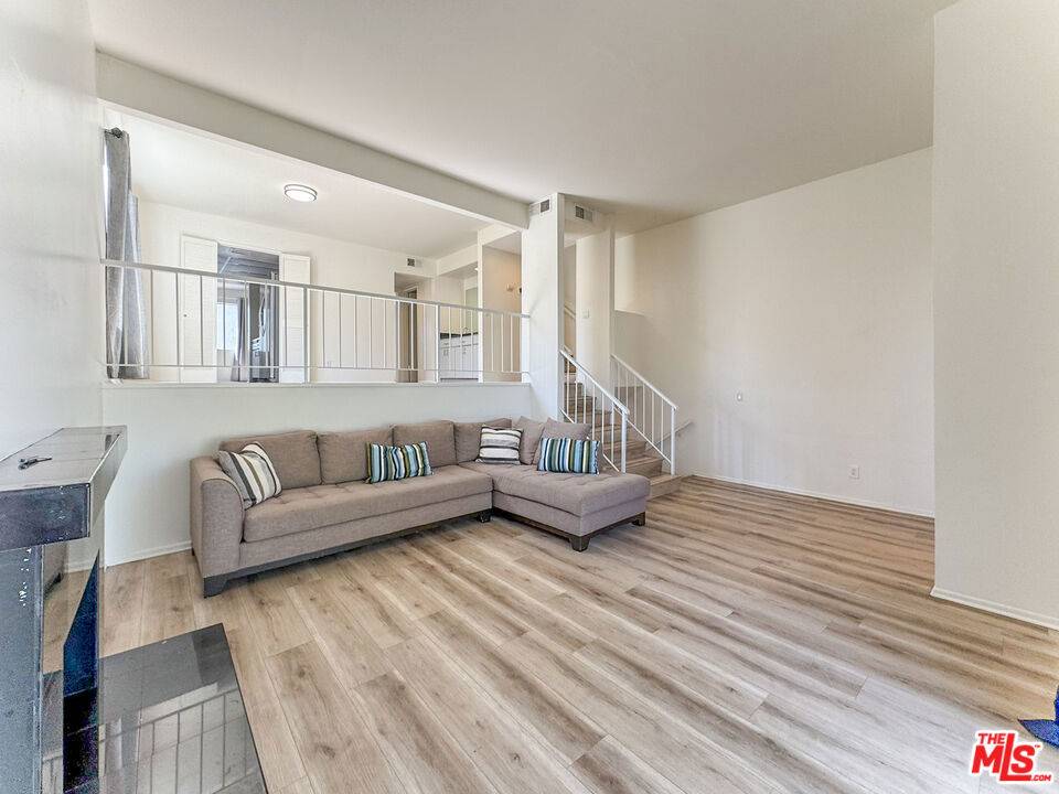 Studio City, CA 91604,11730 Moorpark ST #A